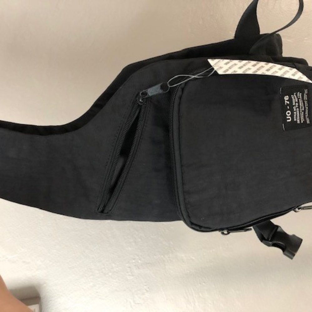 UO -76 Black shoulder bag - Picture 1 of 3